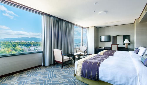 Luxury floor Suite Twin Room,Non Smoking, Exclusive Club Lounge Access (88sqm, Bed width 140cm)