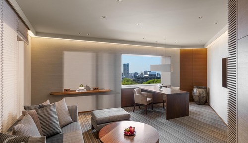 Atrium, Suite