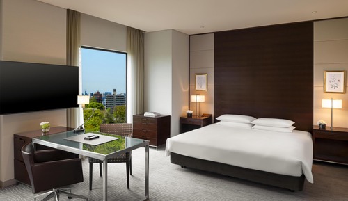 Deluxe Room, 1 King Bed (Club Access)