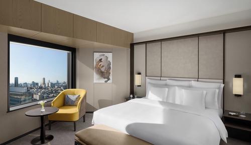 Suite, 1 King Bed, Club Lounge Access (Tori)
