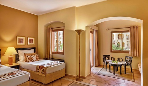 Deluxe Room, Garden View (Queen or Twin)