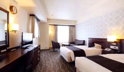 Twin Room, Smoking, Corner (Guests must be at least age 20)
