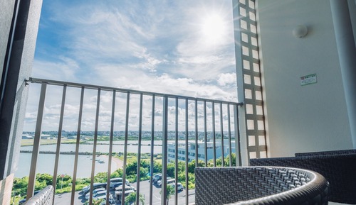 Club Floor Anji / Twin Room / Airport View