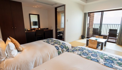 Private open-air Onsen bath / Twin Room with Tatami Area/ Ocean View