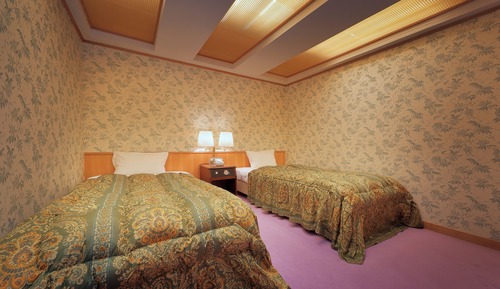 Royal Room (Quadruple Use)
