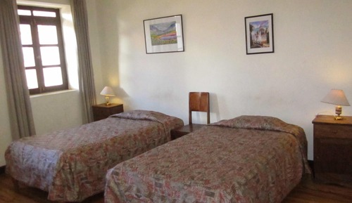Economy Twin Room, Ensuite