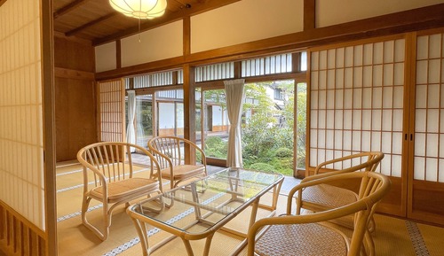 Family Room, Non Smoking, Shared Bathroom (1F)