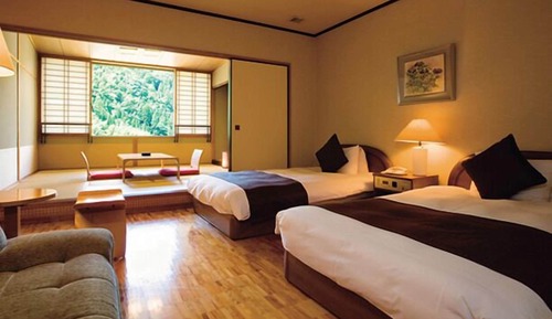 Twin Room with Tatami Area and Japanese Futon, Top Floor 