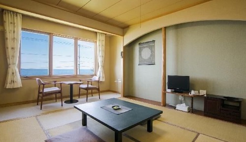 Standard Japanese Twin, Ocean View