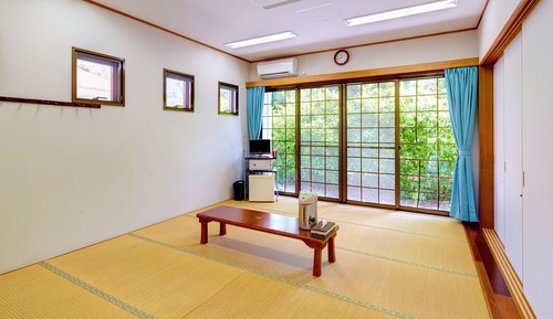 Accommodation Cottage(Up to 6 Person) 