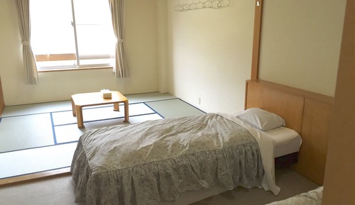 Basic Room, Multiple Beds, Mountain View