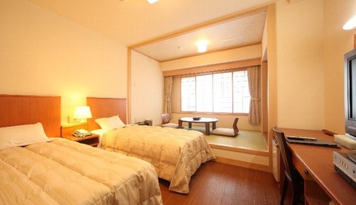 Japanese Western Style Room, Non Smoking (2 Beds + 1 Futon)