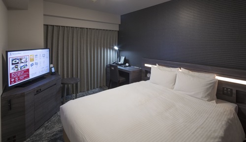 Corner Double Room, Smoking
