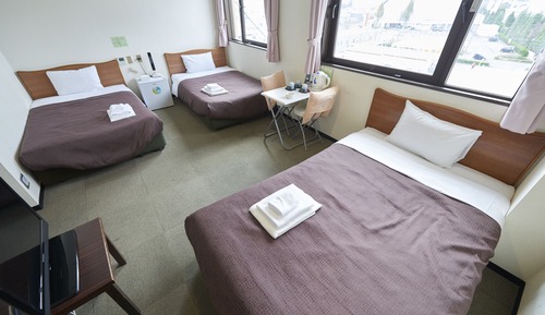Triple Room, Smoking