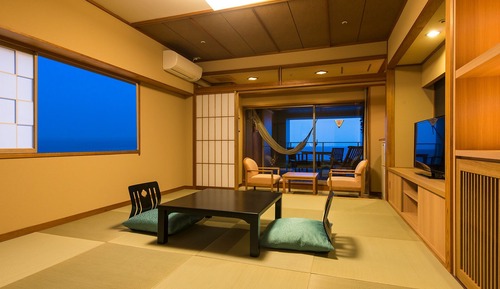 Premium compact corner room