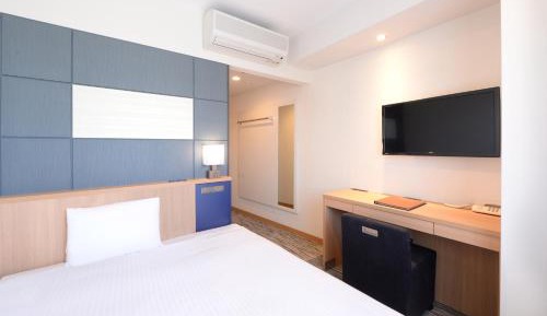 Renovated Single Room - High Floor - Non-Smoking