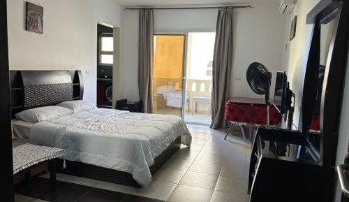 King Studio with Sofa Bed