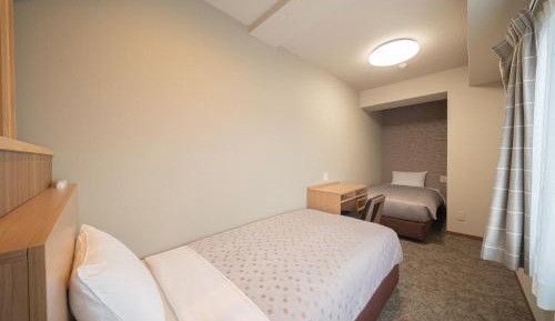 Compact Twin Room