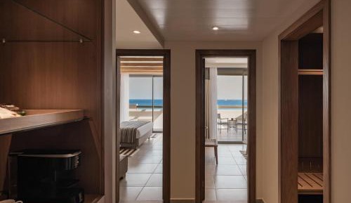 Executive Family Suite, Queen Bed, Sea View