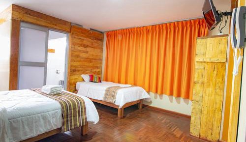 Deluxe Room (2 Adults + 1 Child)