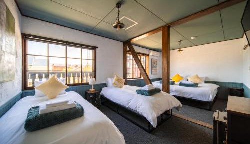 Quadruple Room with Private Bathroom