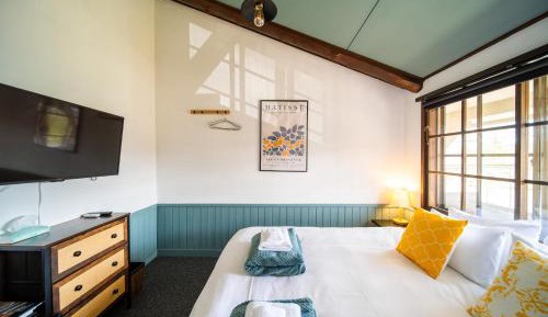 Double Room with Shared Bathroom