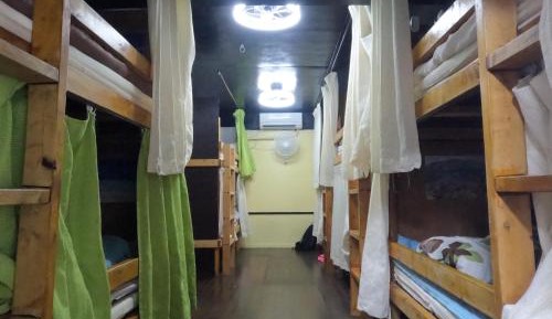 Single Bed in Mixed Dormitory Room