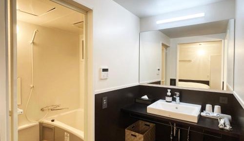 Twin Room with Private Bathroom