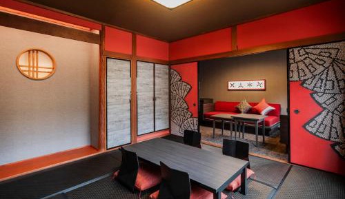 East Wing Ninja Family Room(With private bathroom)