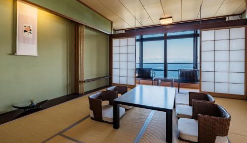 Deluxe Suite with Tatami Area and Ocean View