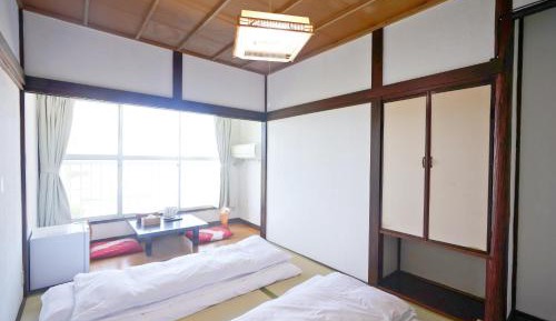 Standard Twin Room with Sea View