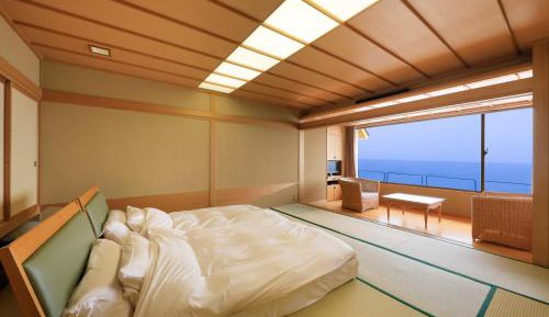 Family Room with Private Bathroom - Breakfast and Deluxe Dinner Included
