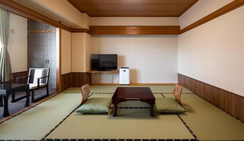 Economy Japanese-Style-Room 31 sqm - Shared Bathroom - Non-Smoking