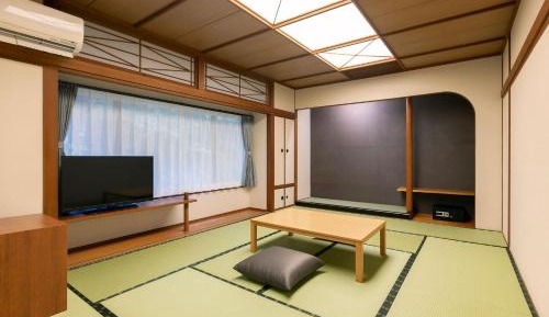 Standard Japanese-Style-Room 30 sqm - Shared Bathroom - Non-Smoking