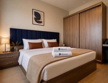 Two-Bedroom Deluxe Apartment with Garden View