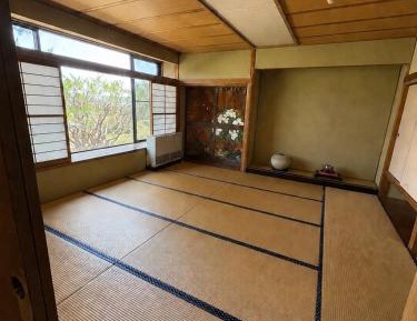 Japanese-Style Room