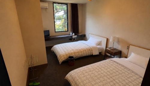 Standard Twin Room with Shared Bathroom