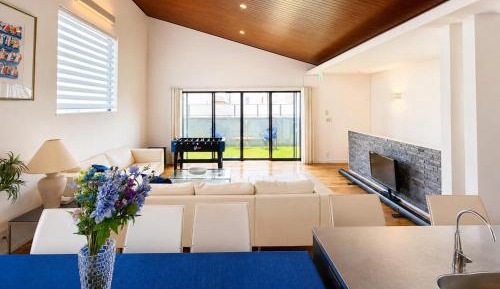 Five-Bedroom Apartment