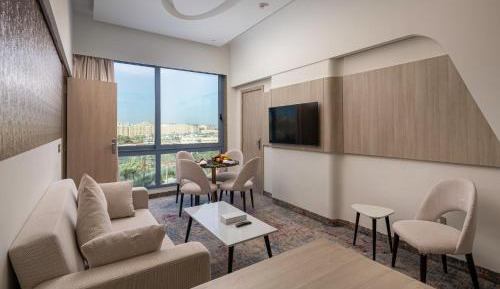 One-Bedroom Suite with Balcony
