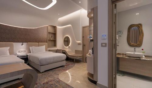 Premium Room with Two Single Beds, Sofa Bed and Pool View
