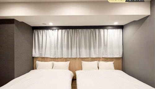 Quadruple Room with Private Bathroom