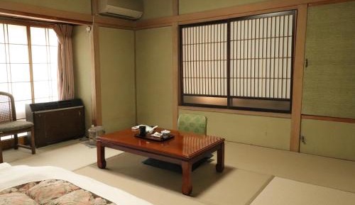 Basic Triple Room with Shared Bathroom