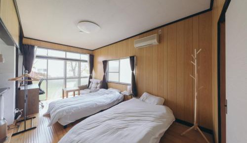 Twin Room with Shared Bathroom
