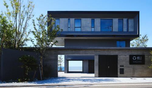 Villa - Beach Front