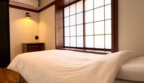 Single Room with Shared Bathroom
