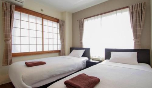 Twin Room with Shower - Non-Smoking