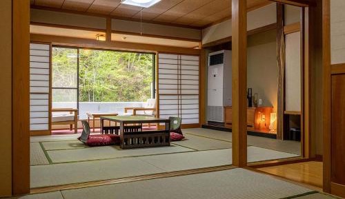Superior Japanese-Style Room