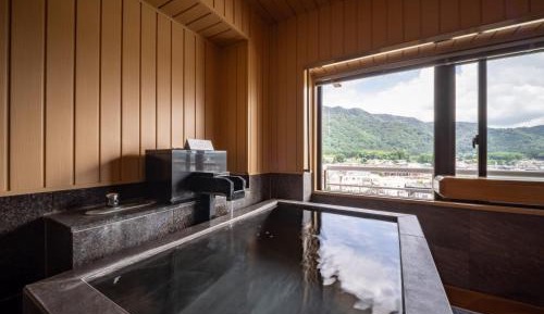 Suite with City View