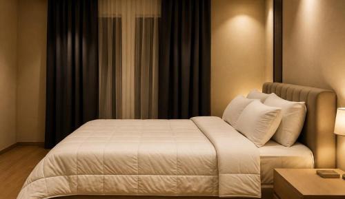 Deluxe Room (2 Adults + 1 Child)