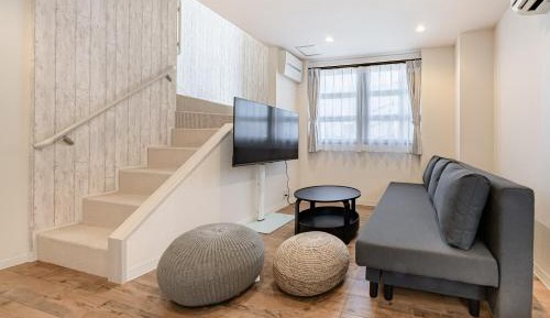 One-Bedroom Apartment with City View